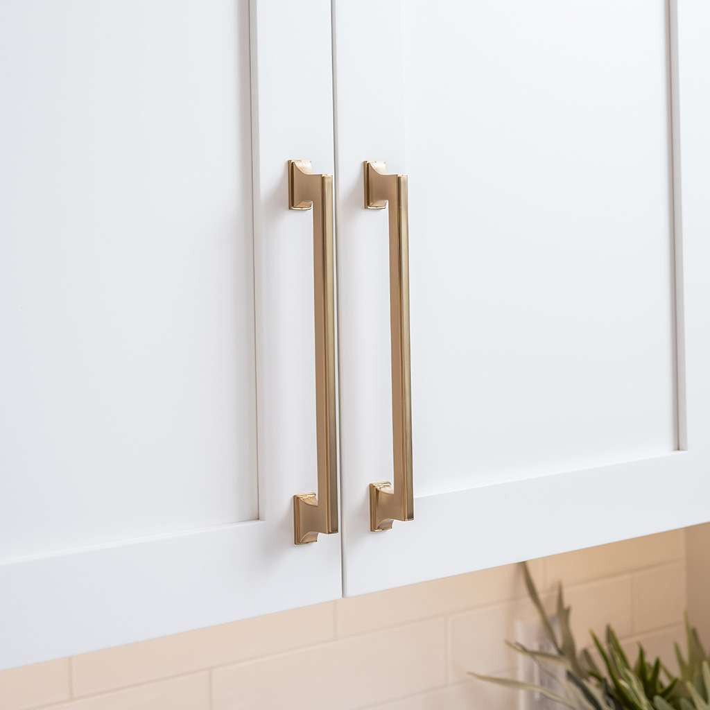 BELWITH KEELER Brownstone Handle Cabinet Pulls in Champagne Bronze 224mm B077464-CBZ Display